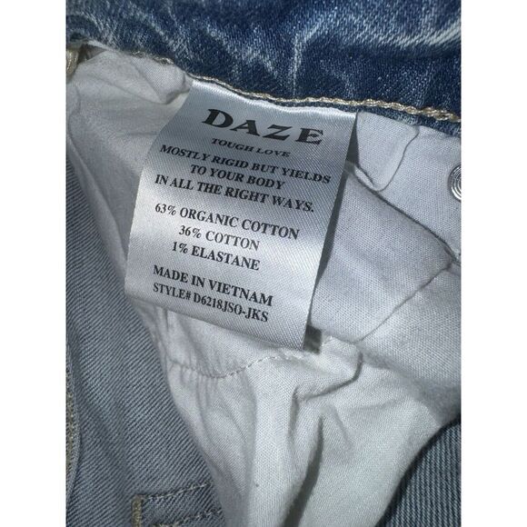 Daze Womens Go Getter High Rise Flare Jeans 24 Blue Light Wash Distressed - Picture 8 of 9